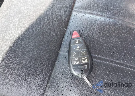 2015 Chrysler Town & Country Touring-L z USA, uszkodzony, nr VIN 2C4RC1CG3FR506868